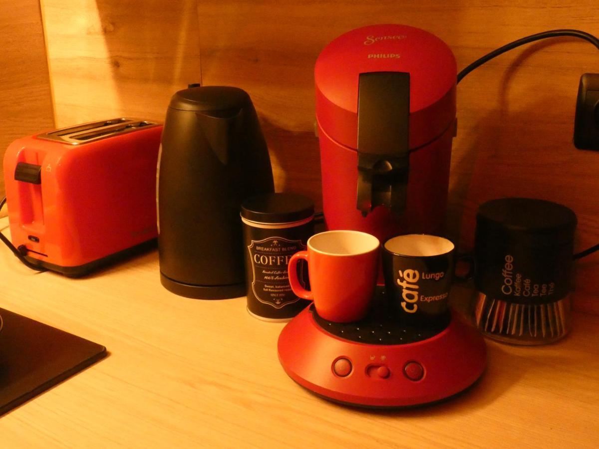 Love Room Le Rouge Et Noir 巴尔 外观 照片