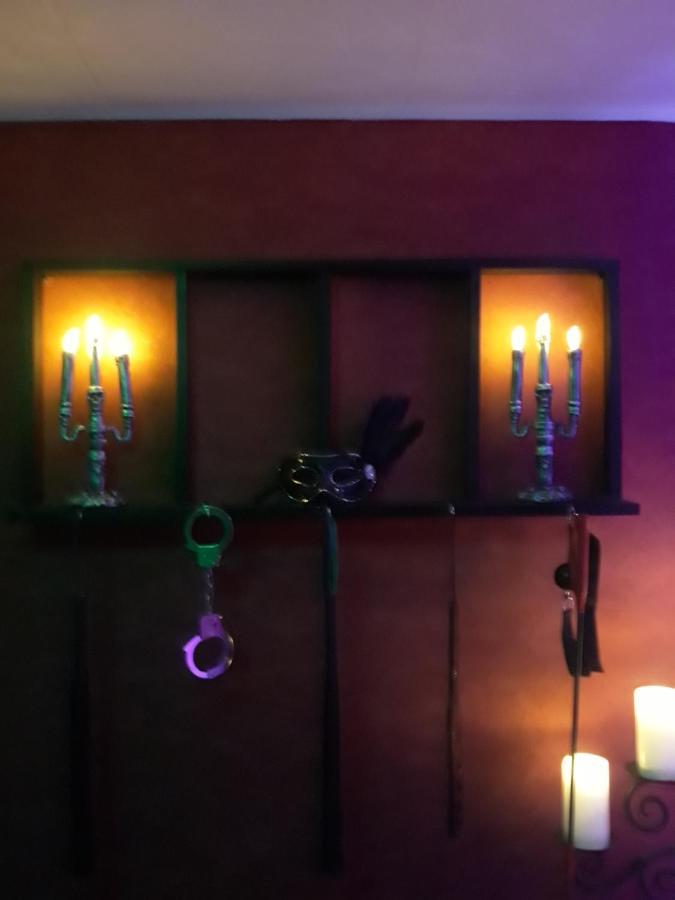 Love Room Le Rouge Et Noir 巴尔 外观 照片