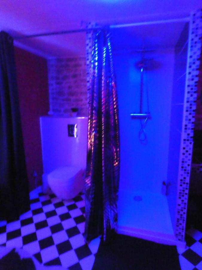 Love Room Le Rouge Et Noir 巴尔 外观 照片