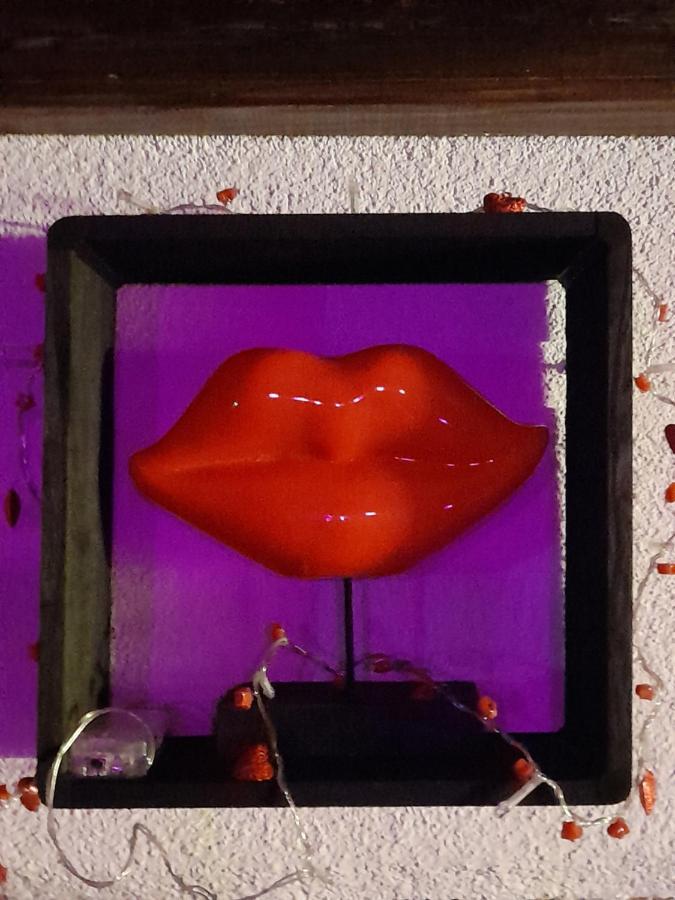 Love Room Le Rouge Et Noir 巴尔 外观 照片