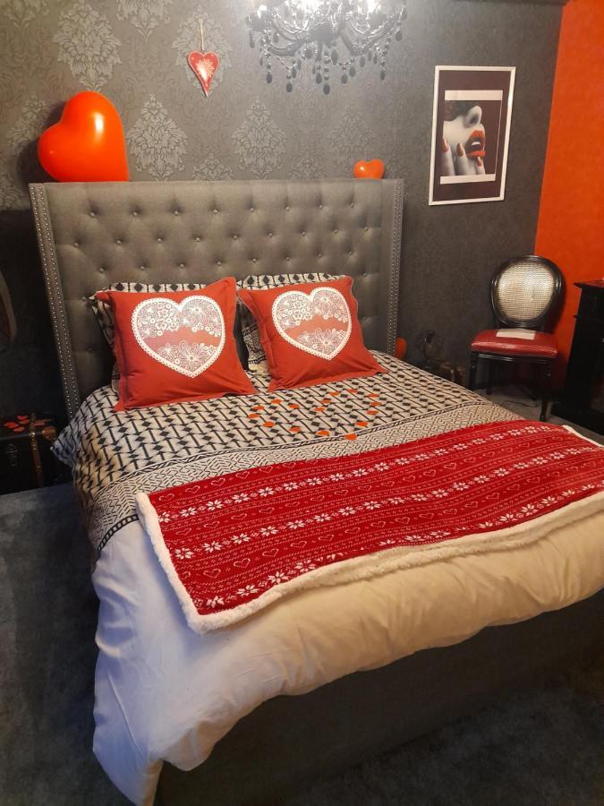 Love Room Le Rouge Et Noir 巴尔 外观 照片