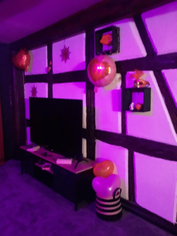 Love Room Le Rouge Et Noir 巴尔 外观 照片