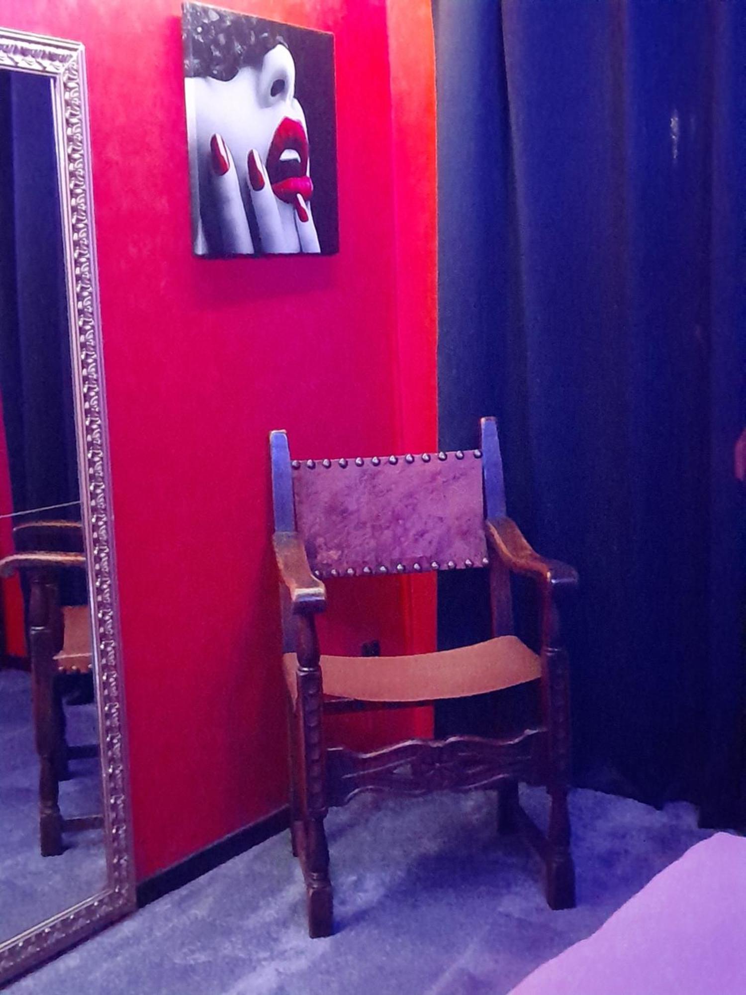 Love Room Le Rouge Et Noir 巴尔 外观 照片
