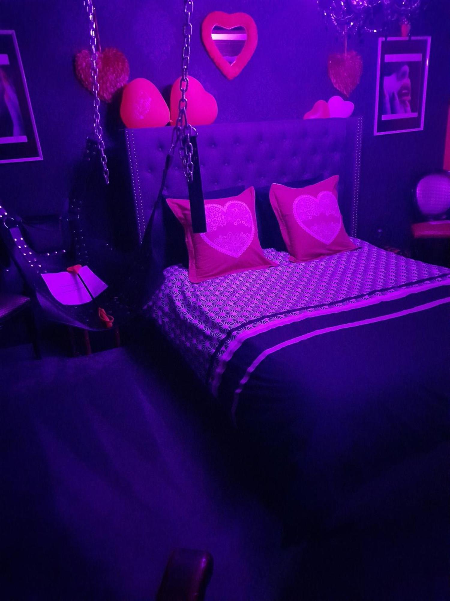 Love Room Le Rouge Et Noir 巴尔 外观 照片