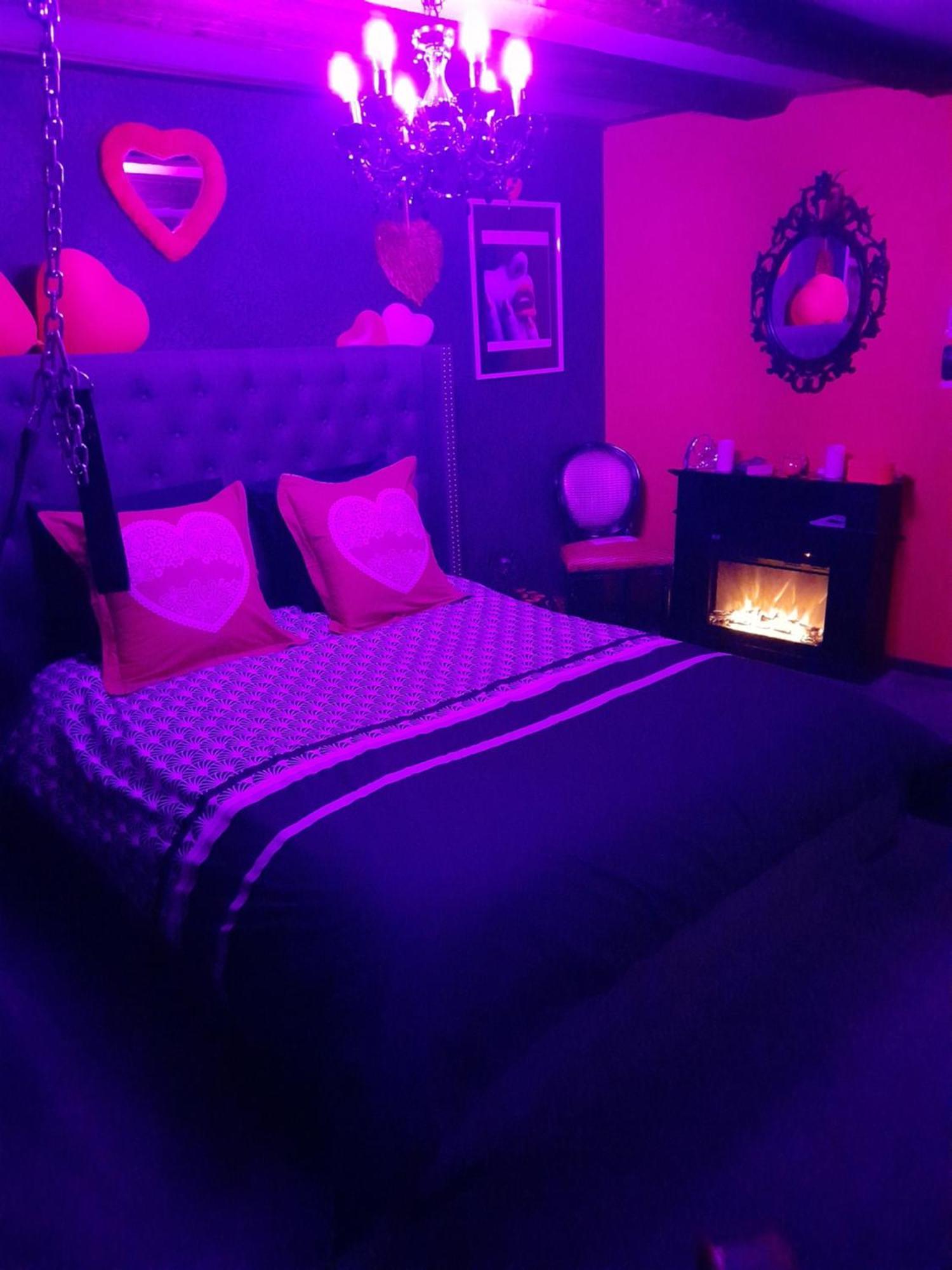 Love Room Le Rouge Et Noir 巴尔 外观 照片