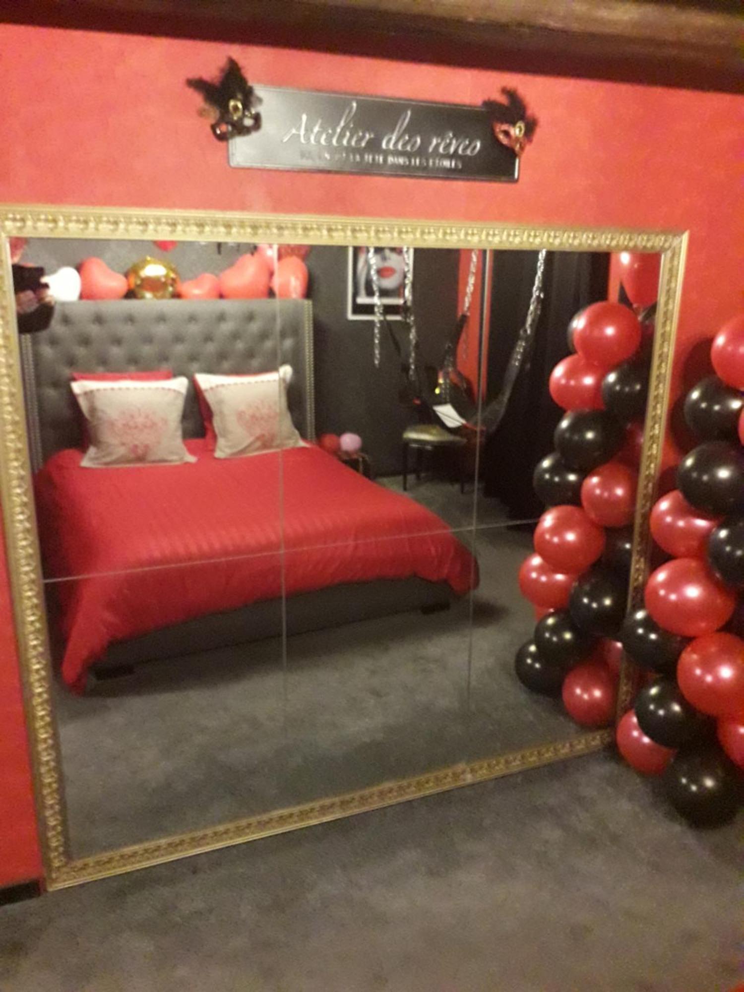Love Room Le Rouge Et Noir 巴尔 外观 照片