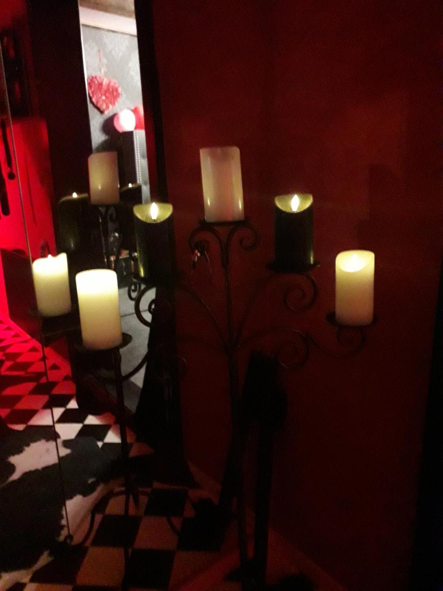 Love Room Le Rouge Et Noir 巴尔 外观 照片